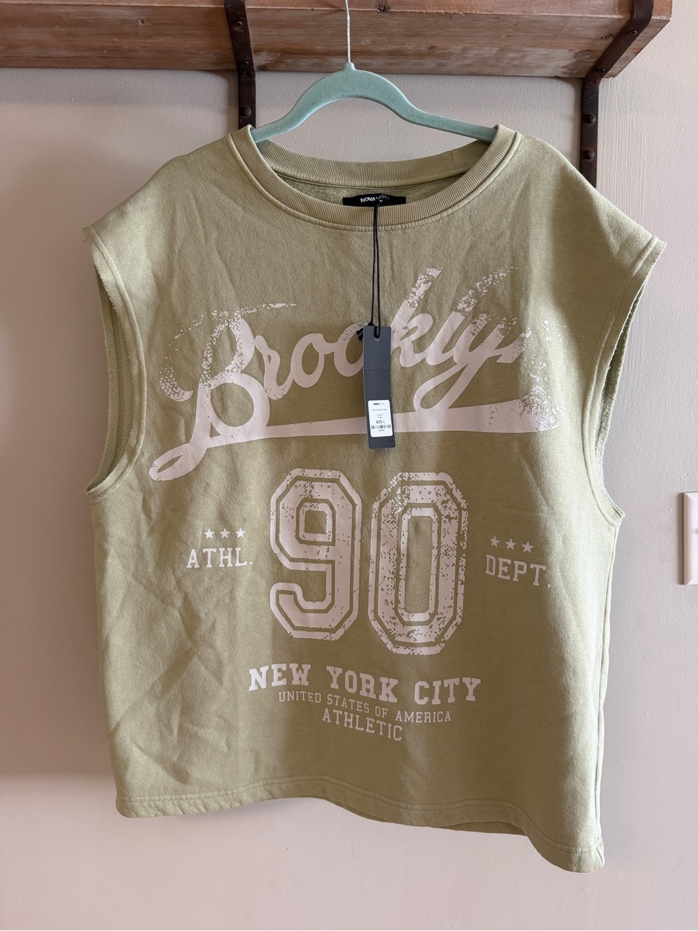 NWT NovaMen Sleeveless 'Brooklyn 90' Graphic Tank Top Sweatshirt Large